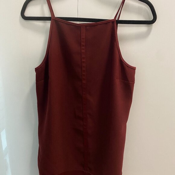 ✴️🏷️2/$12- Banana Republic Burgundy Tank Size 6 - Picture 1 of 4